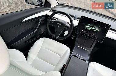 Седан Tesla Model 3 2022 в Кривом Роге