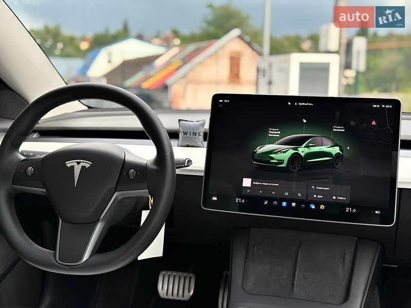 Седан Tesla Model 3 2022 в Кривом Роге
