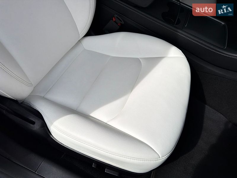 Седан Tesla Model 3 2022 в Кривом Роге