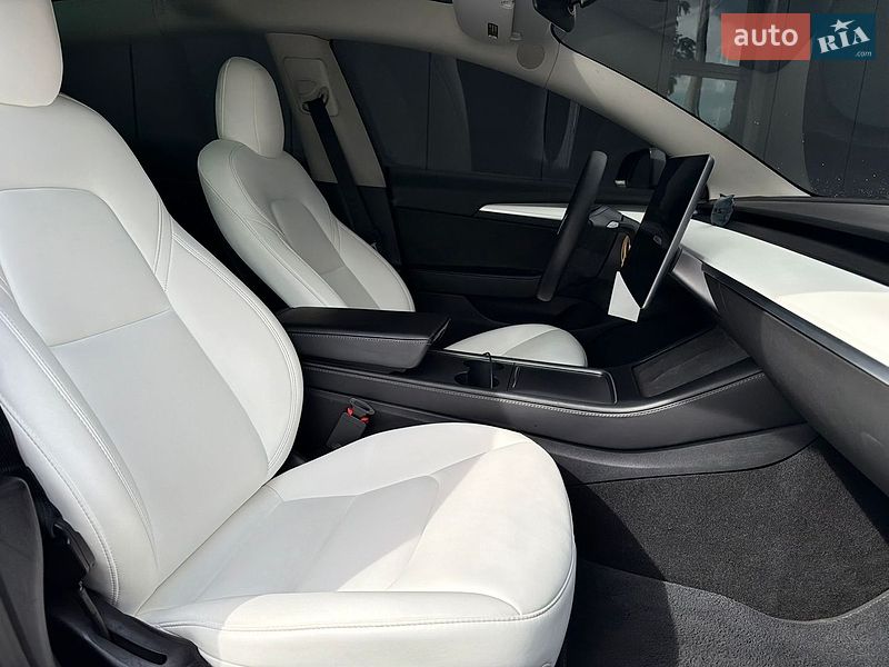 Седан Tesla Model 3 2022 в Кривом Роге