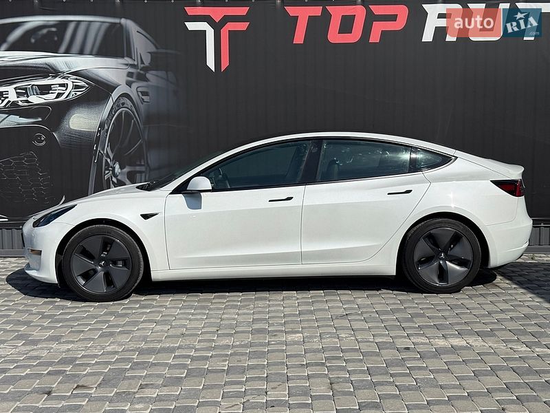 Седан Tesla Model 3 2023 в Львові фото 25 Седан Tesla Model 3 2023 в Львові