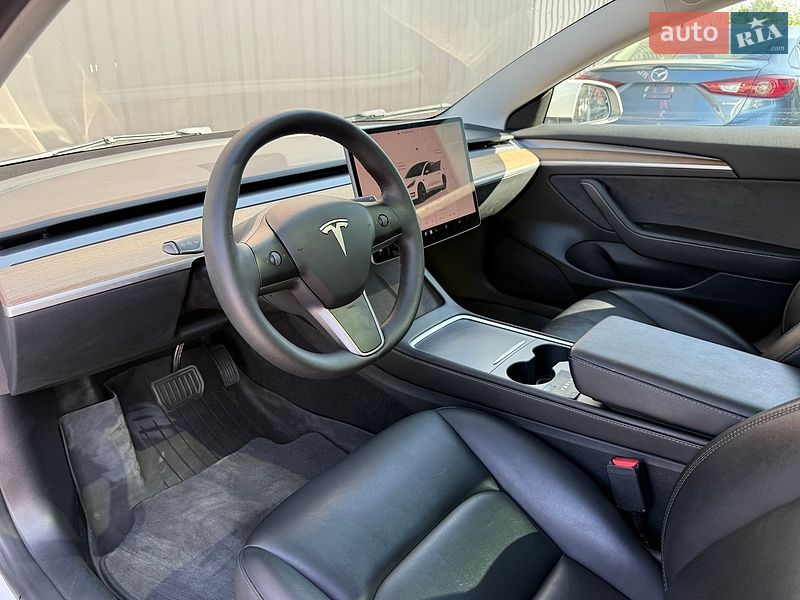 Седан Tesla Model 3 2023 в Львові фото 42 Седан Tesla Model 3 2023 в Львові