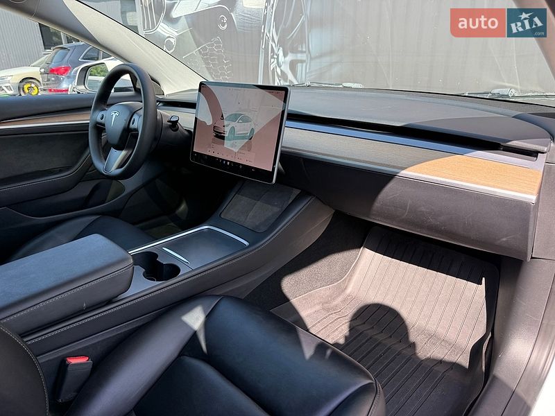 Седан Tesla Model 3 2023 в Львові фото 60 Седан Tesla Model 3 2023 в Львові