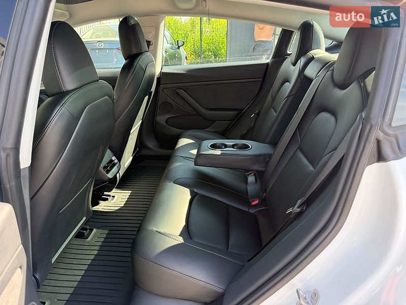 Седан Tesla Model 3 2023 в Львові фото 73 Седан Tesla Model 3 2023 в Львові