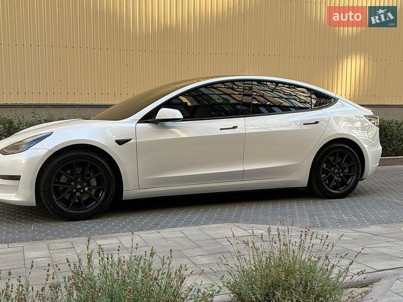 Седан Tesla Model 3 2020 в Одессе