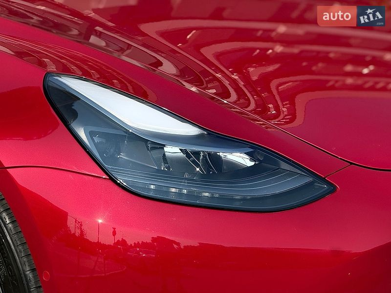 Седан Tesla Model 3 2022 в Киеве