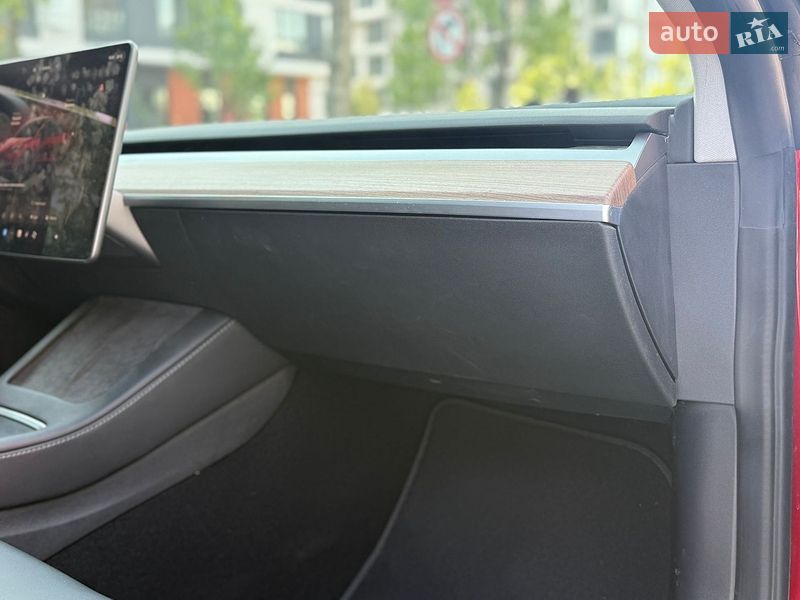 Седан Tesla Model 3 2022 в Киеве