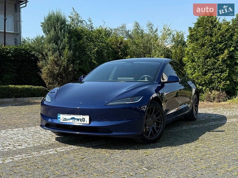 Седан Tesla Model 3 2025 в Стрые