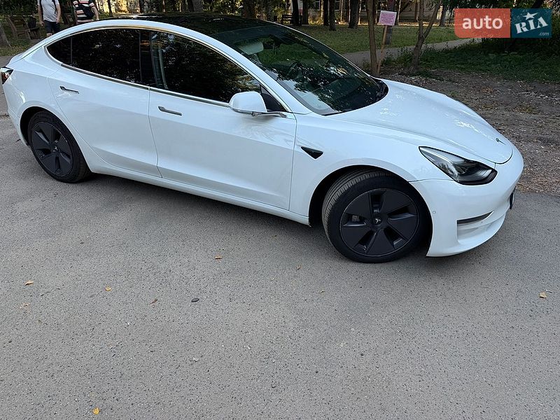 Седан Tesla Model 3 2018 в Киеве