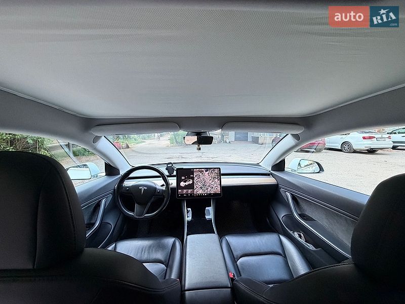 Седан Tesla Model 3 2018 в Києві