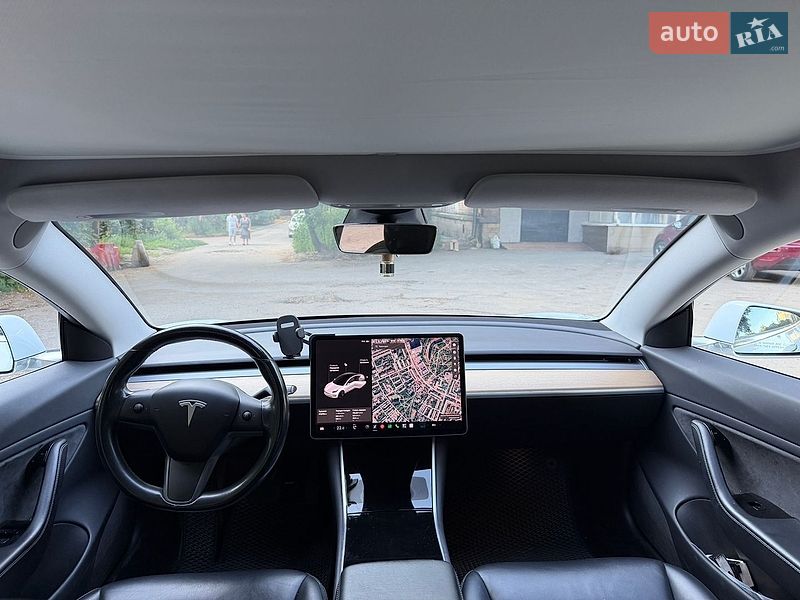 Седан Tesla Model 3 2018 в Києві