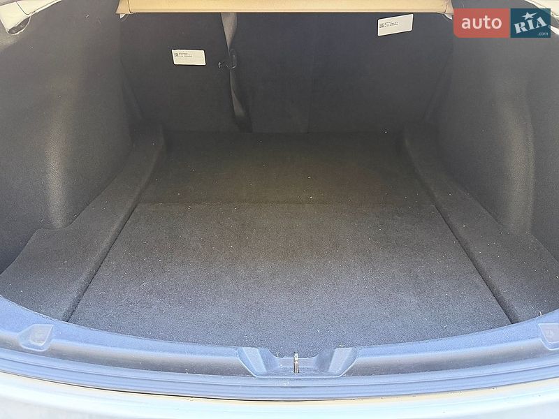 Седан Tesla Model 3 2018 в Киеве