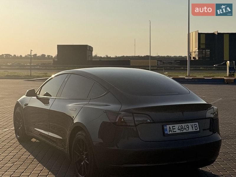 Tesla Model 3 2022