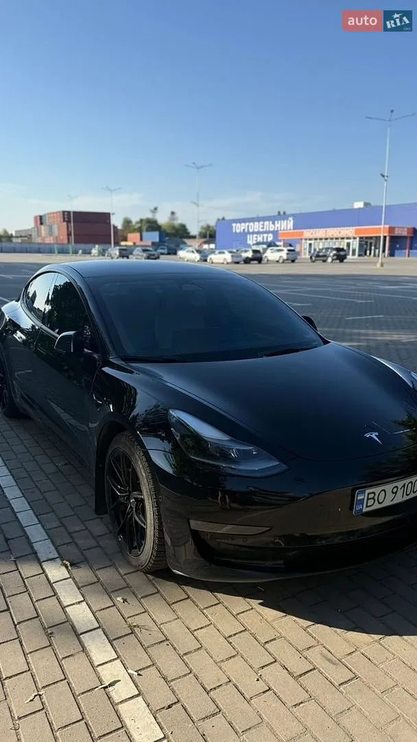 2022 Tesla Model 3 - фото 1