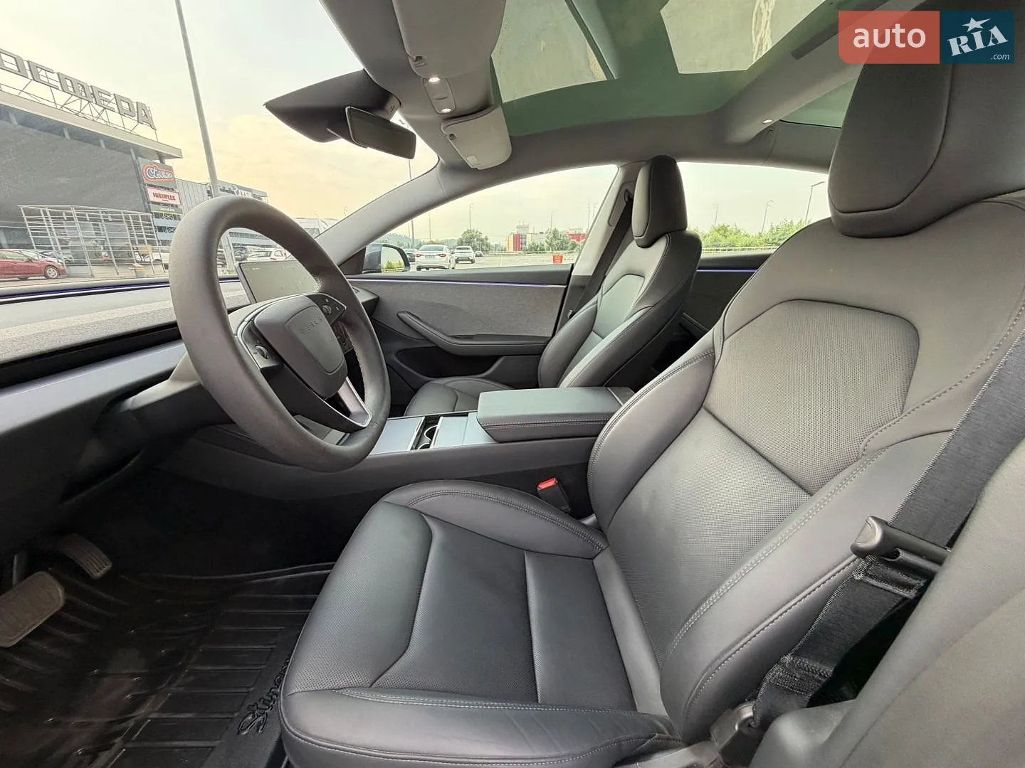 2025 Tesla Model 3 - мініатюра 9