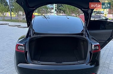 Седан Tesla Model 3 2023 в Івано-Франківську
