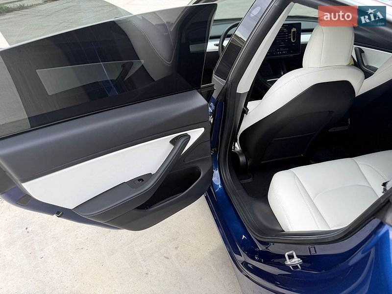 Седан Tesla Model 3 2019 в Києві
