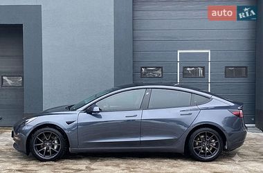 Седан Tesla Model 3 2021 в Львові