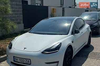 tesla model-3 2021 в Ровно от про продавца Максим Олегович Васькевич tesla model-3 2021 в Ровно от профессионального продавца Максим Олегович Васькевич