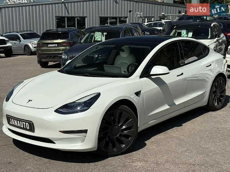 Седан Tesla Model 3 2021 в Харькове