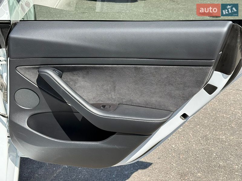 Седан Tesla Model 3 2021 в Харькове