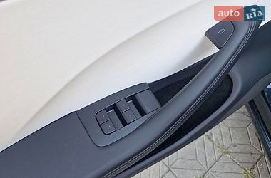 Седан Tesla Model 3 2024 в Миколаєві