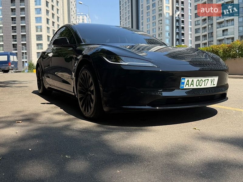 Tesla Model 3 2025