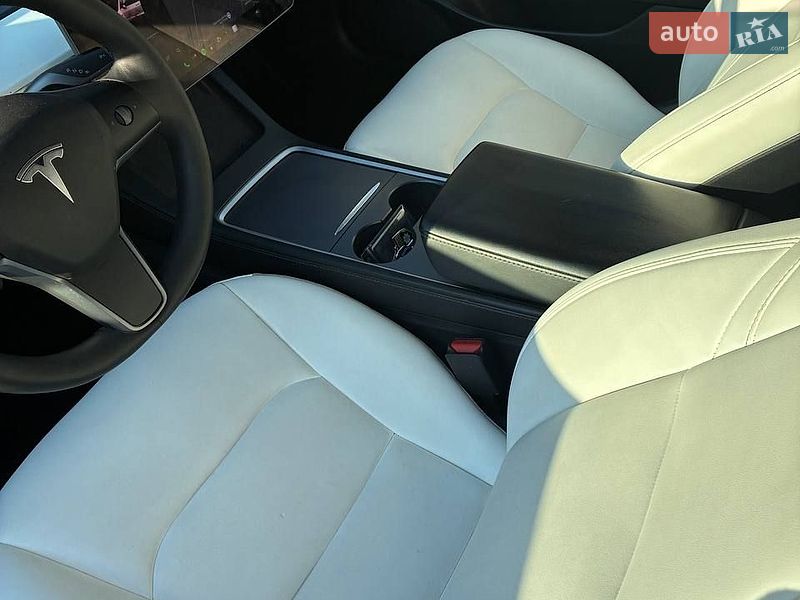 Седан Tesla Model 3 2021 в Хмельницькому