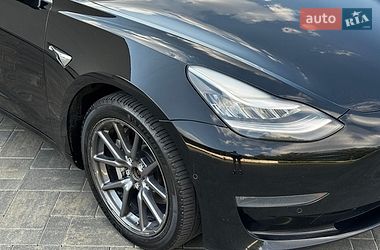 Седан Tesla Model 3 2019 в Луцке