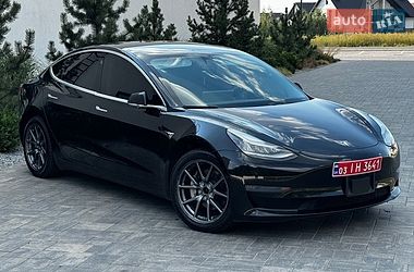 Седан Tesla Model 3 2019 в Луцке