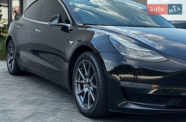 Седан Tesla Model 3 2019 в Луцке