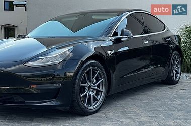 Седан Tesla Model 3 2019 в Луцке