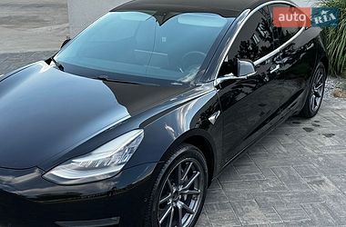 Седан Tesla Model 3 2019 в Луцке