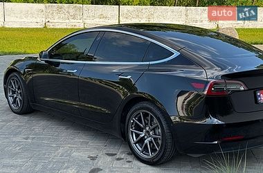 Седан Tesla Model 3 2019 в Луцке