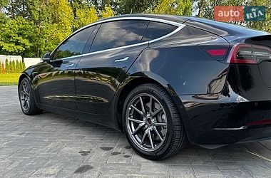 Седан Tesla Model 3 2019 в Луцке