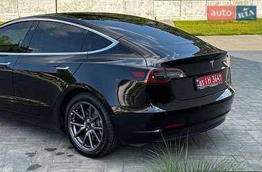 Седан Tesla Model 3 2019 в Луцке