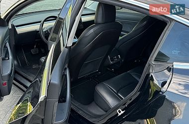 Седан Tesla Model 3 2019 в Луцке