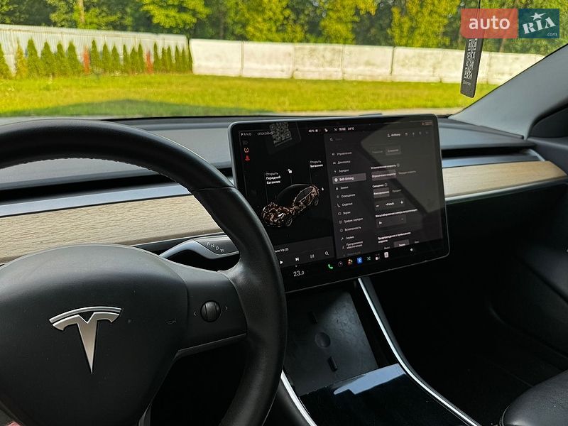 Седан Tesla Model 3 2019 в Луцке