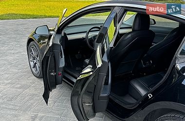 Седан Tesla Model 3 2019 в Луцке