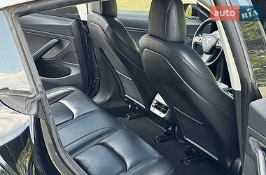 Седан Tesla Model 3 2019 в Луцке