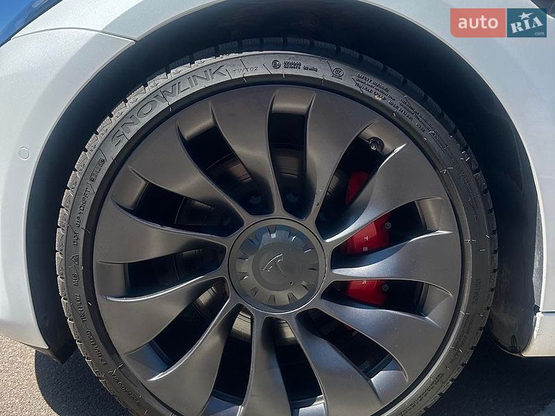 Седан Tesla Model 3 2021 в Києві