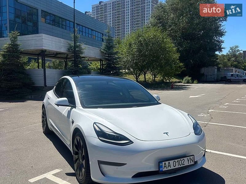 Седан Tesla Model 3 2021 в Києві