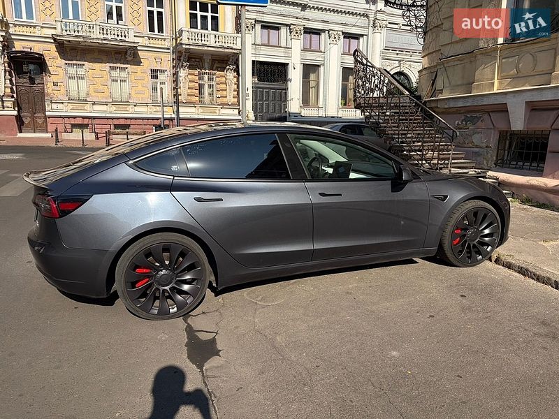 Седан Tesla Model 3 2023 в Одессе