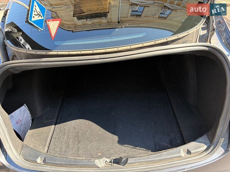 Седан Tesla Model 3 2023 в Одессе