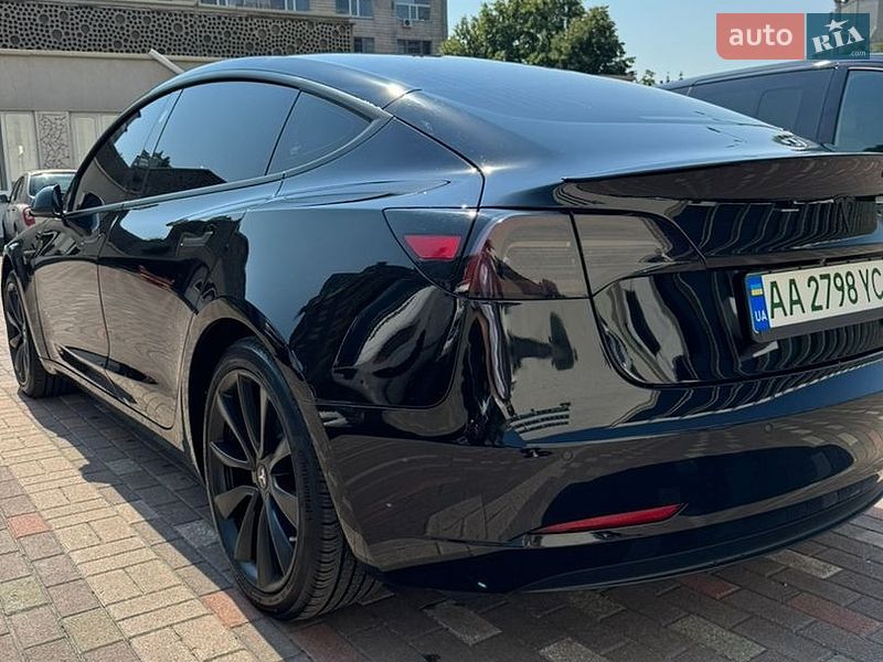 Седан Tesla Model 3 2019 в Киеве