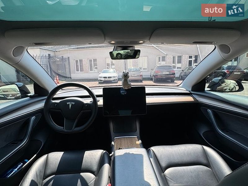 Седан Tesla Model 3 2019 в Киеве