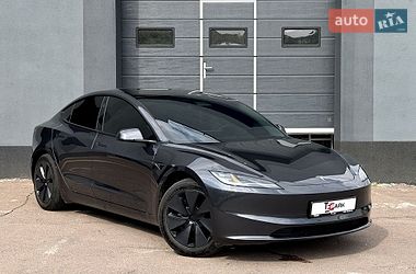 Седан Tesla Model 3 2024 в Киеве