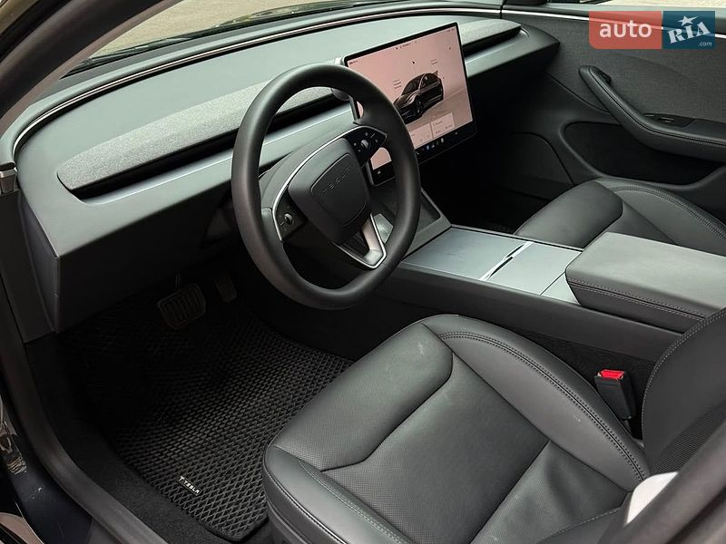 Седан Tesla Model 3 2024 в Киеве