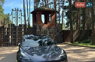 Седан Tesla Model 3 2021 в Львові