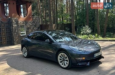 Седан Tesla Model 3 2021 в Львові